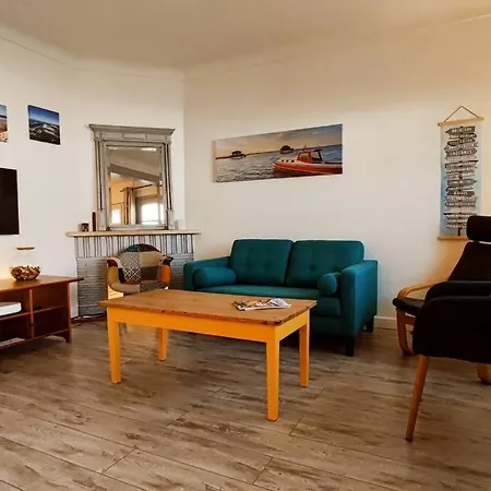 Tilla 110 M2, Terrasse Babyfoot Flechettes * Arcachon