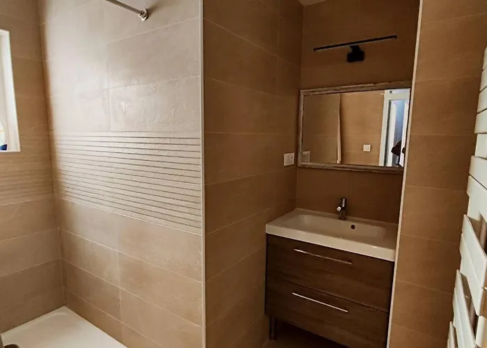 Tilla 110 M2, Terrasse Babyfoot Flechettes آركاشو